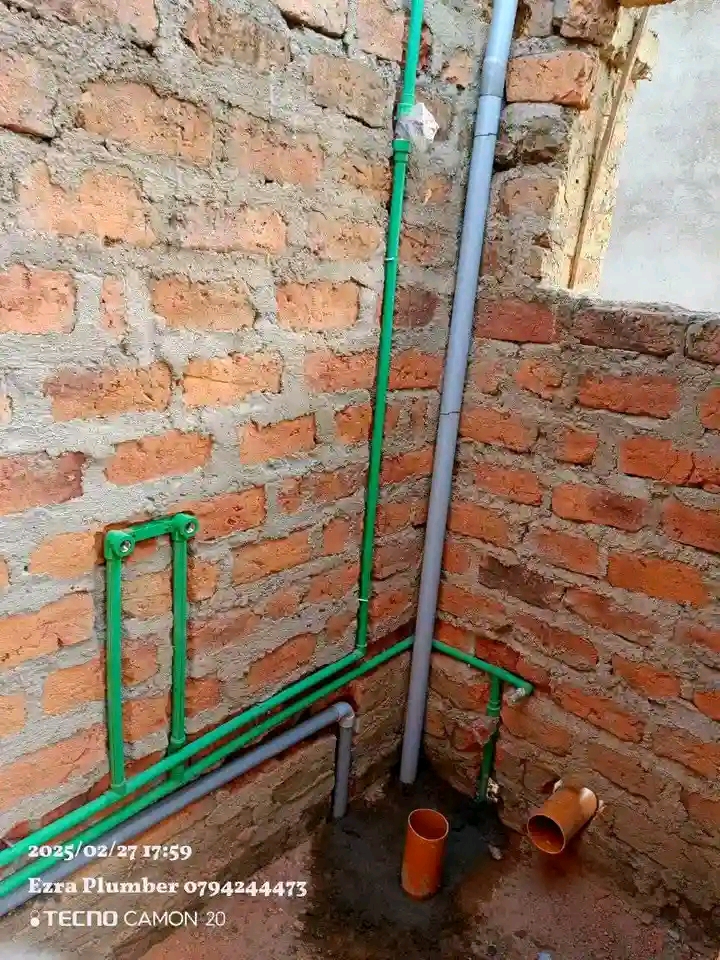 BRICKS WALLING 3 BEDROOM BUNGALOW HIPPED ROOF DESIGN 