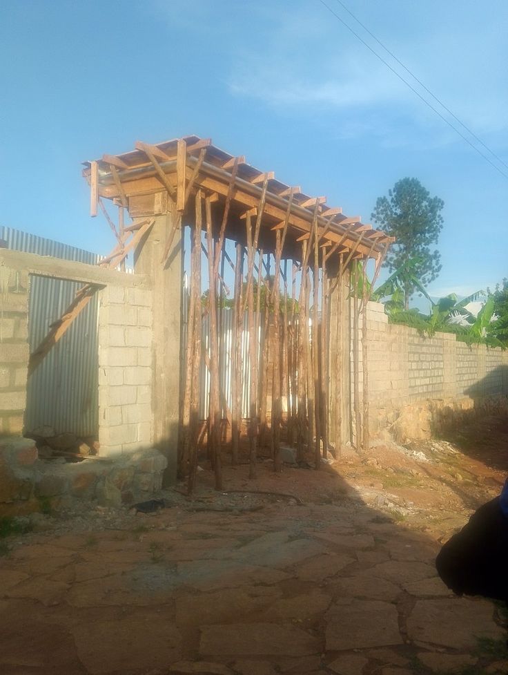BUSHENYI PROJECT (UGANDA)