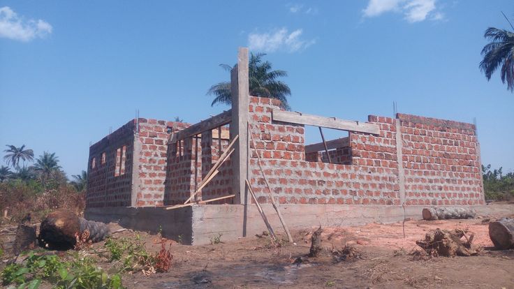 3 BEDROOM BUNGALOW HIPPED ROOF DESIGN LUGULU WEBUYE 